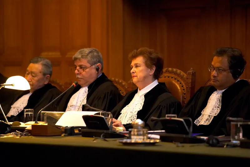 Public hearings of the Court presided over by H.E. Judge Rosalyn Higgins (February/March 2006)