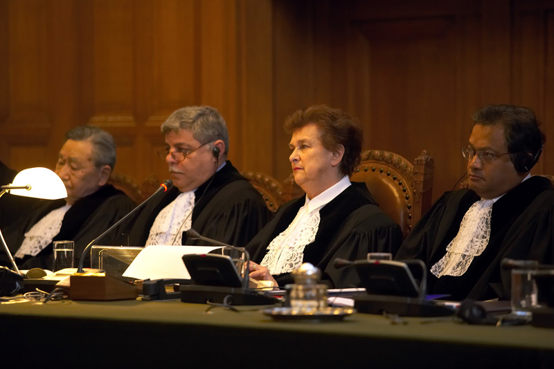 Public hearings of the Court presided over by H.E. Judge Rosalyn Higgins (February/March 2006)